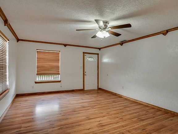 2nd image of 2904 Pennsylvania Rd