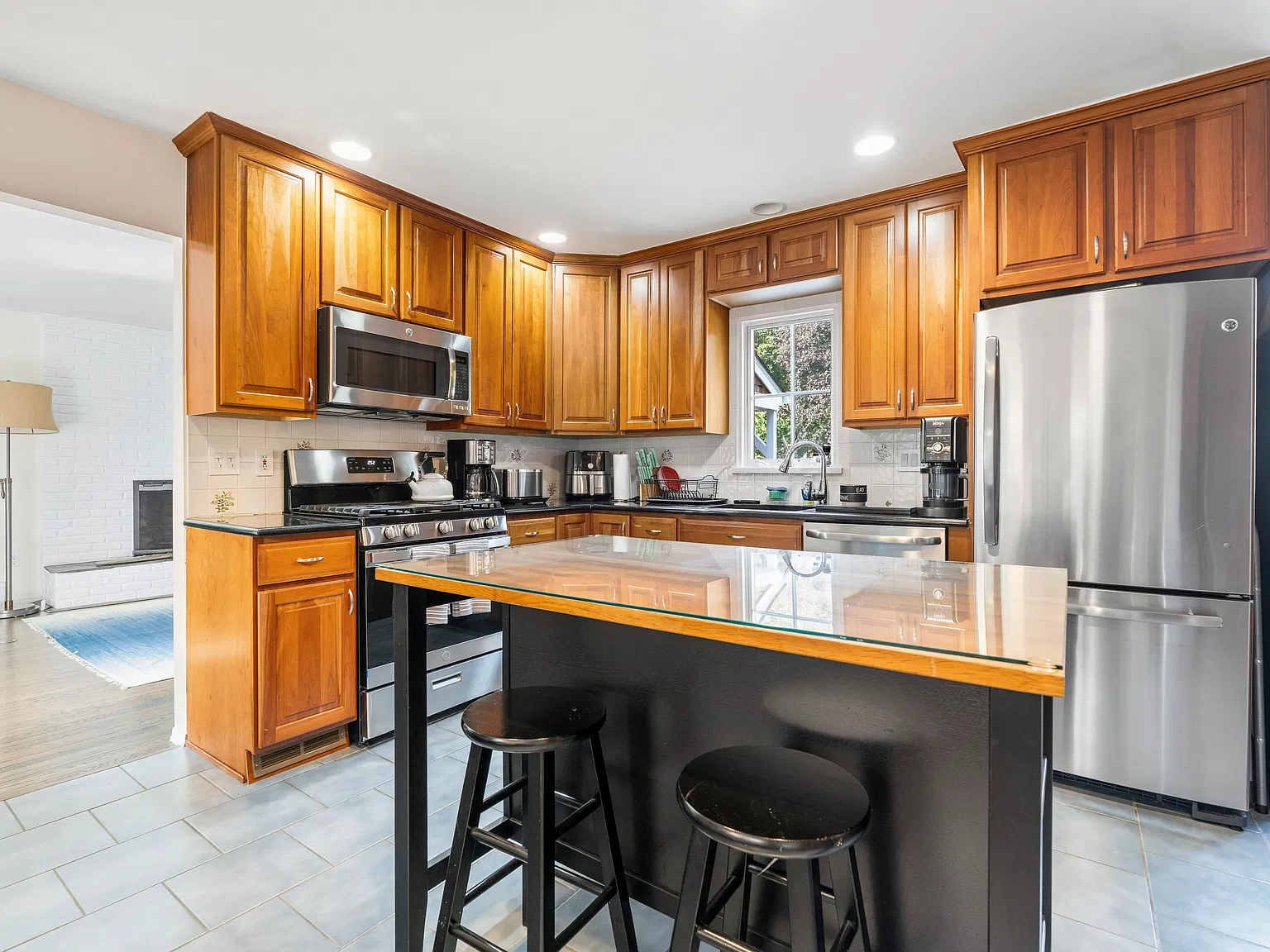 Renovated East Hampton Village Home — Photo 4