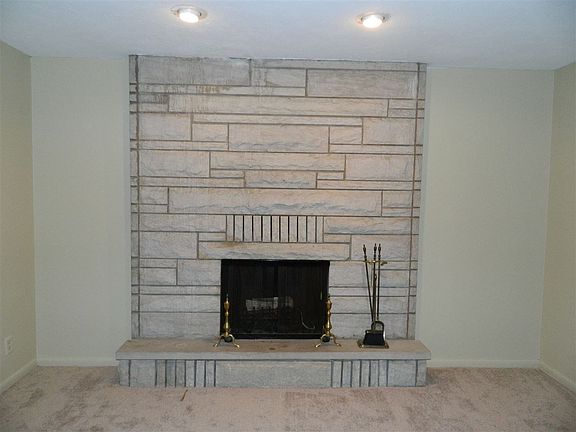5th image of 56620 Arch Ct