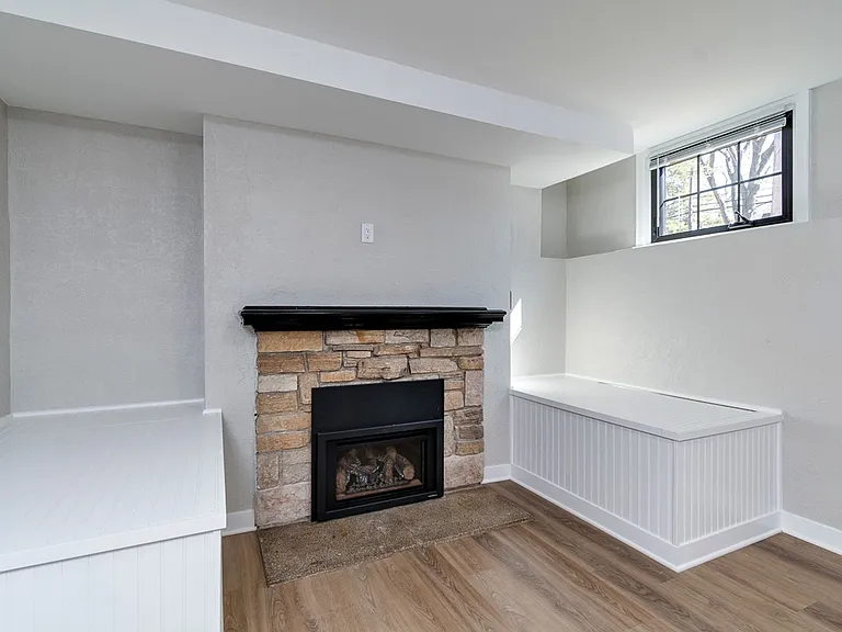 822 W Lakeside St — Photo 14