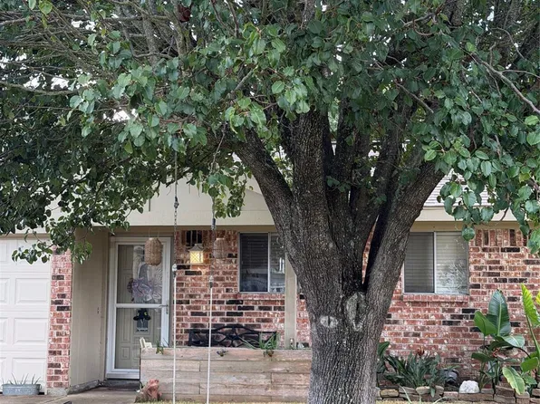 2225 34th Ave N, Texas City, TX 77590