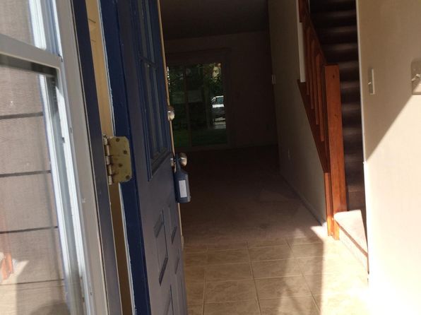243 Twin Oaks Ter