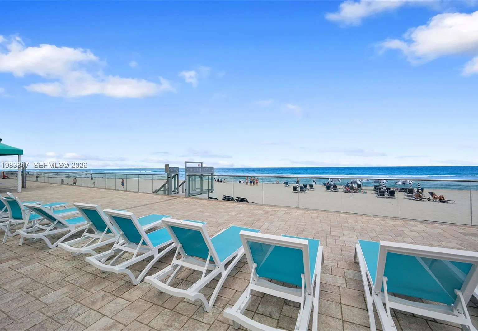 Sea Air Towers Condo — Photo 2
