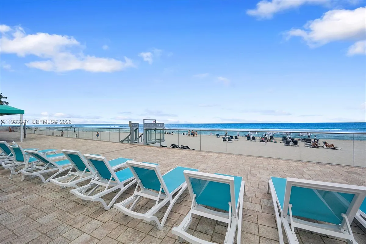 Building Photo - 3725 S Ocean Dr #924