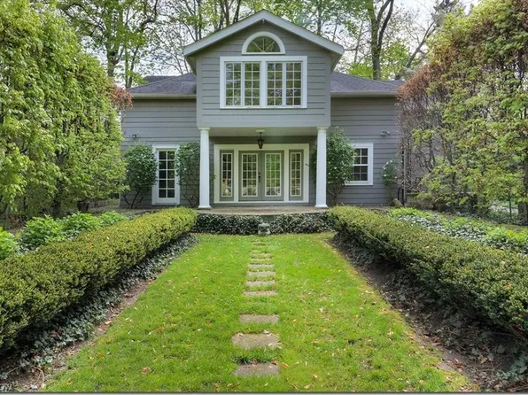 2725 S Park Blvd, Shaker Heights, OH 44120