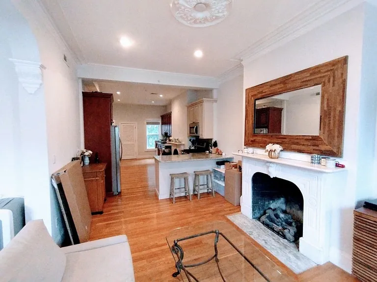 518 E Broadway #3 — Photo 7