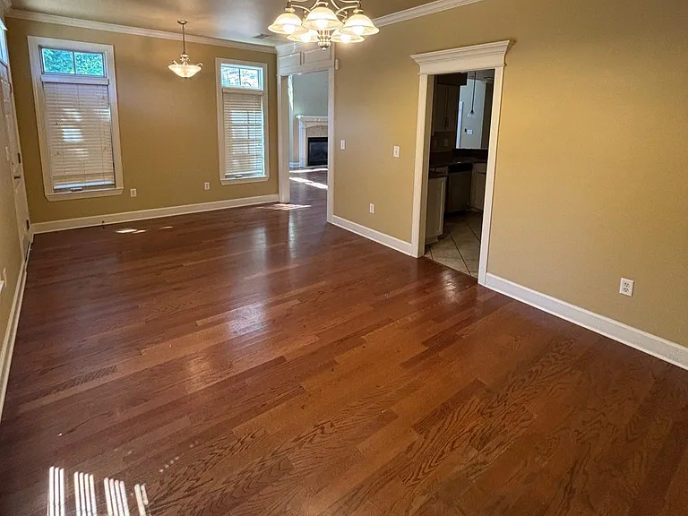 Renaissance Pointe Parkland Heights — Photo 36
