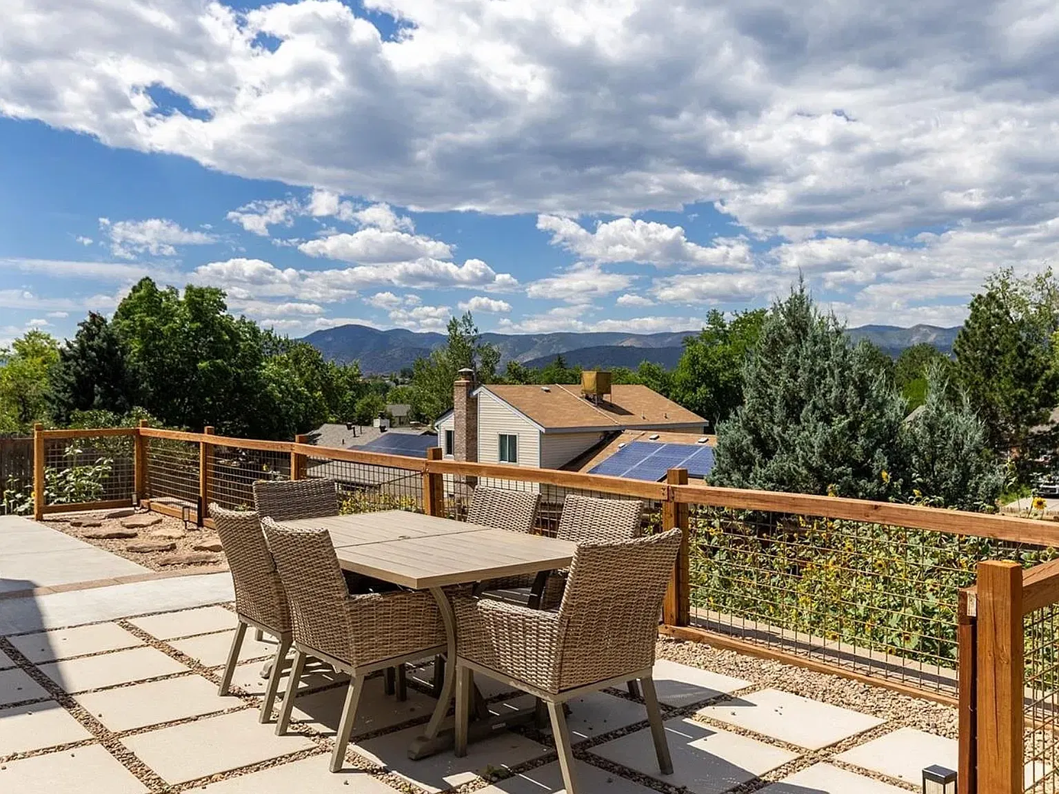 4 bed, 2140 sqft, $3,800 — Photo 2