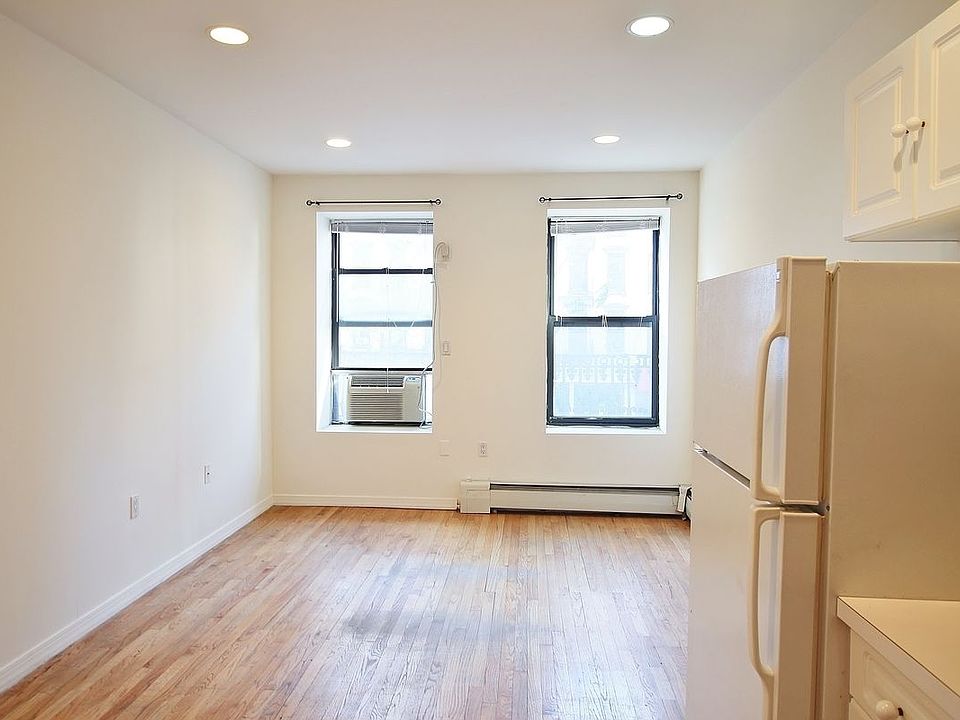 1st image of 1376 1st Ave APT 3