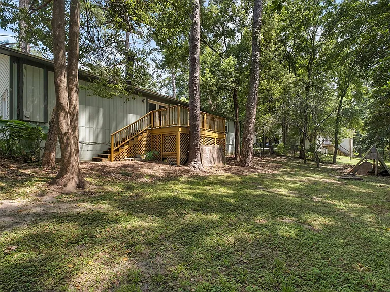 1112 Missionwood Ln — Photo 23
