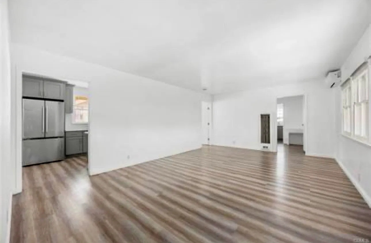 2 bed, 1000 sqft, $2,795 — Photo 2