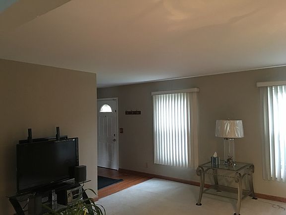 5th image of 406 Wellington Dr