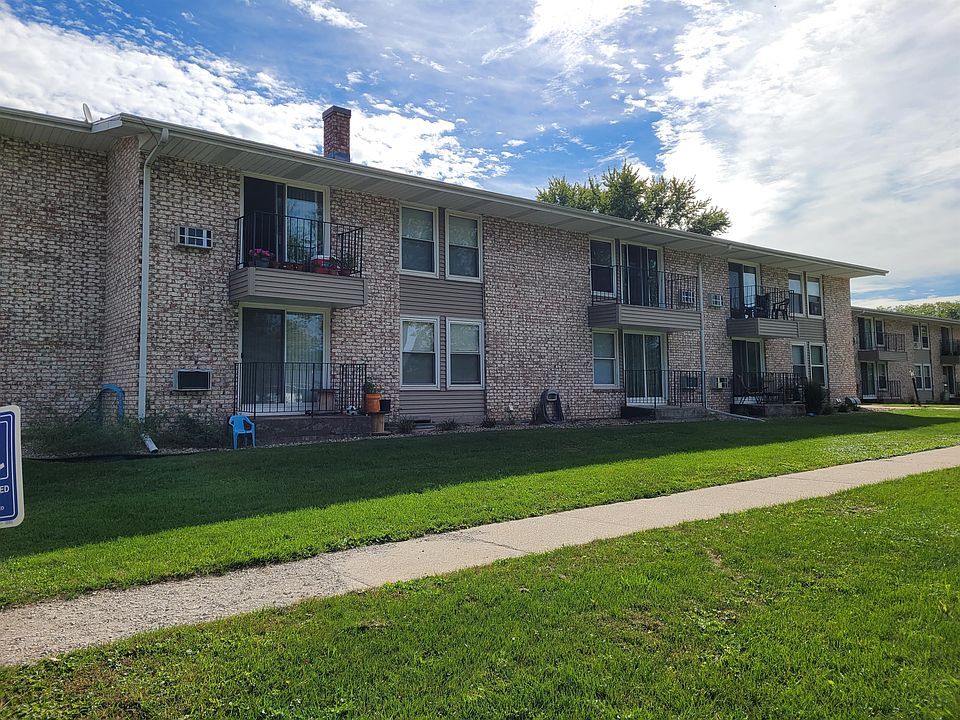 1st image of 313 Higgins Dr #18