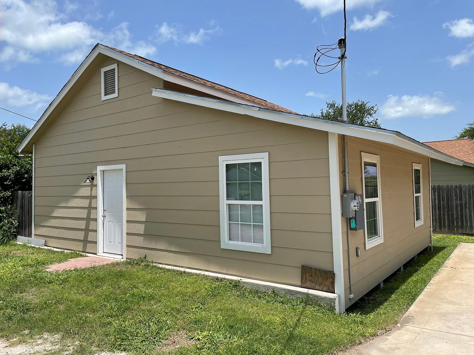 625 W Nettie Ave 2, Kingsville, TX 78363 Zillow