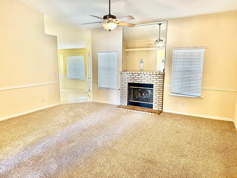 5811 W Fremont Ave — Photo 4