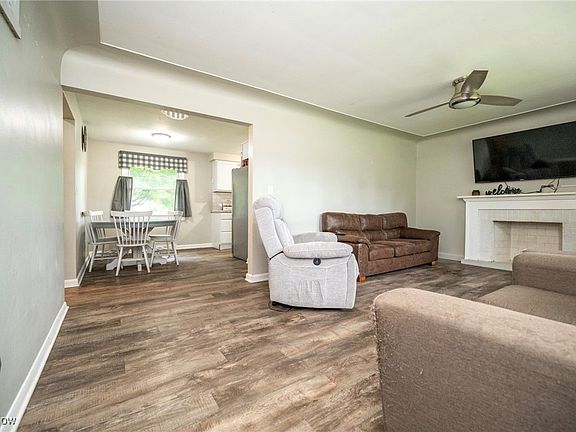 5th image of 40 Woodleigh Ct
