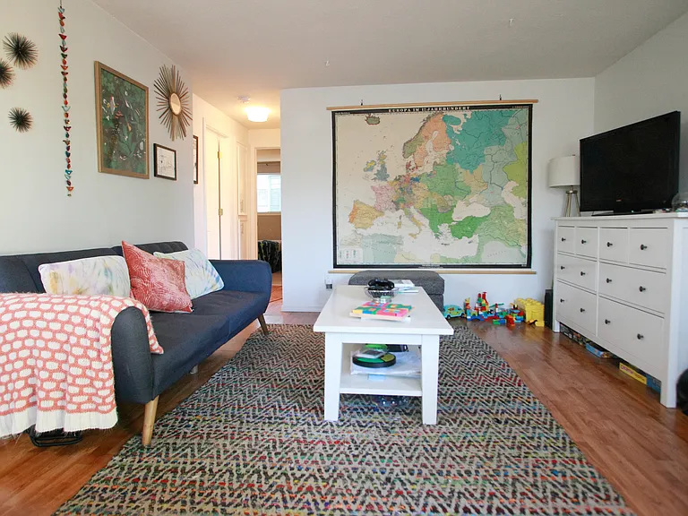 4923 SE 71st Ave #1 — Photo 2