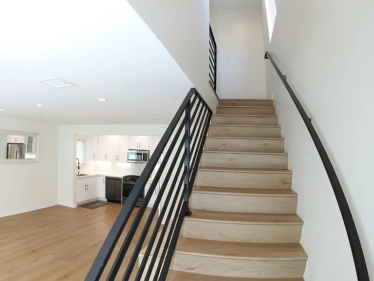 16451 Los Alimos St — Photo 26