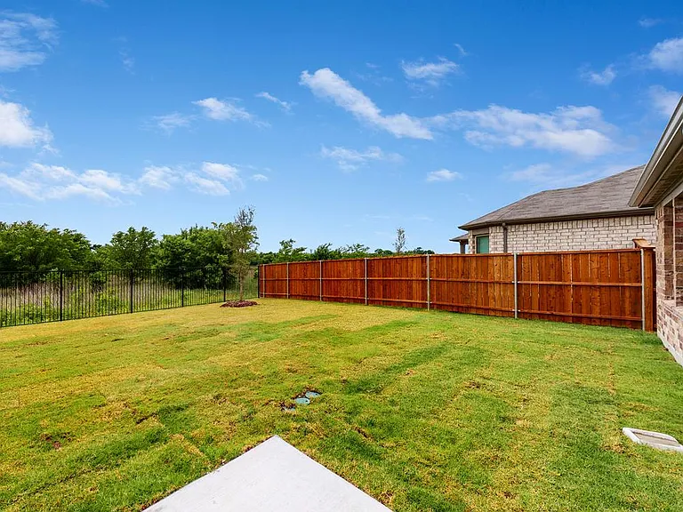 404 Bronze Forest Dr — Photo 6