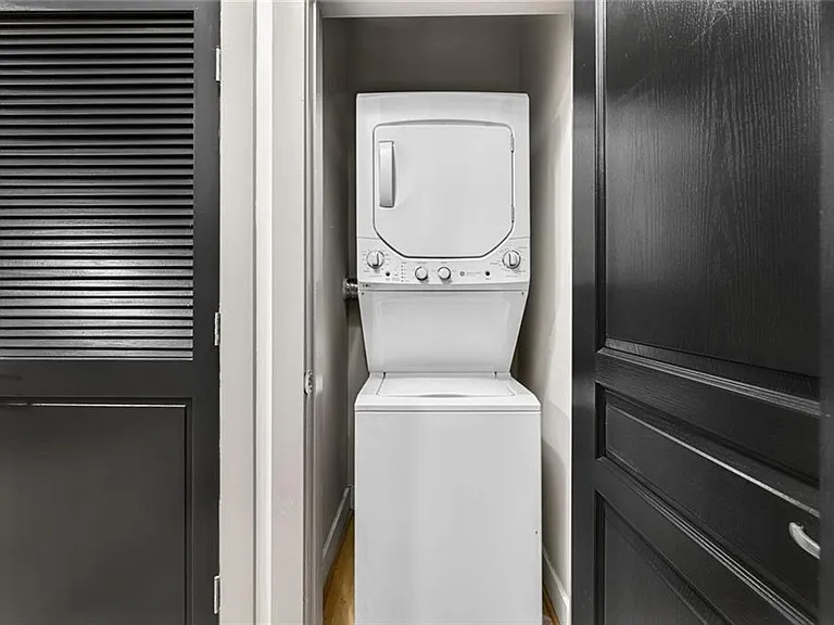 799 Hammond Dr #306 — Photo 21