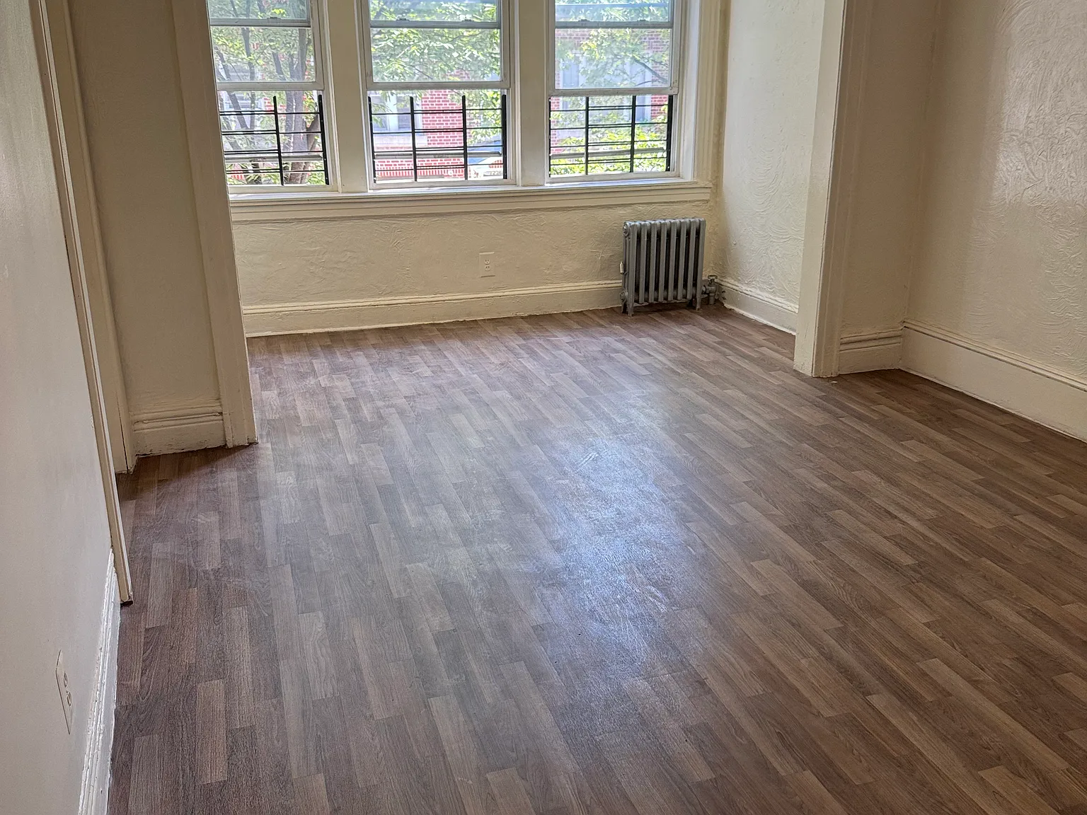 1241 College Ave — Photo 3