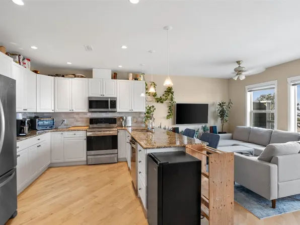 445 Dalgleish Dr #10, Kamloops, BC V2C 6C7