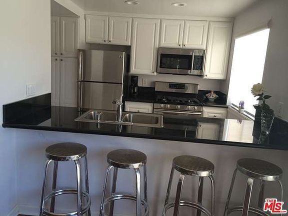 2nd image of 2246 N Indian Canyon Dr Unit B