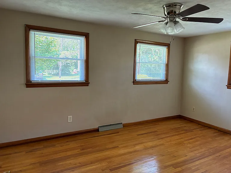 211 Lincoln Dr — Photo 4
