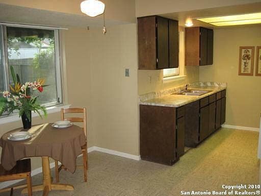 5th image of 7614 Meadow Green St