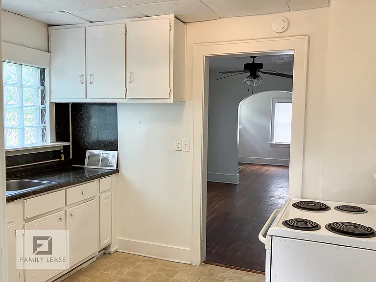 1034 W Macon St #B — Photo 7