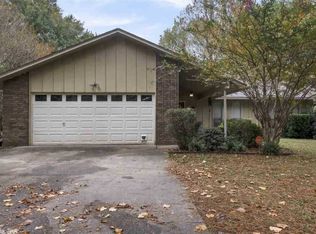 1904 Berry Place Dr, Conway, AR 72032