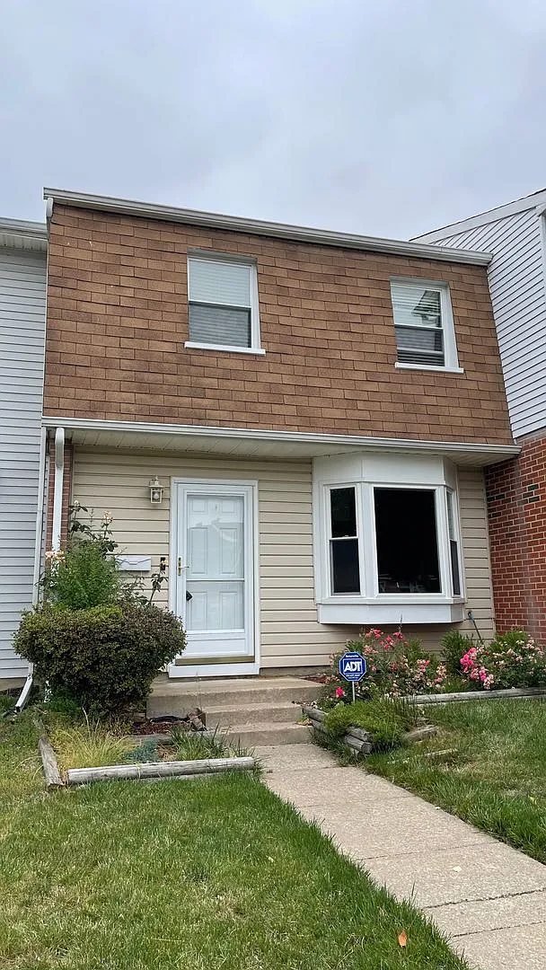 3-Bedroom Townhouse — Photo 1