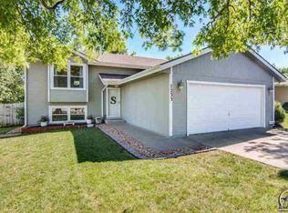 7233 SW 24th Ter, Topeka, KS 66614