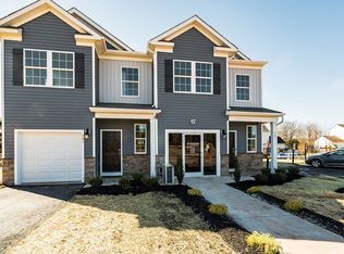 901 Still Waters Ln, Pennsburg, PA 18073