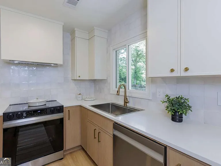 3026 Brook Dr — Photo 13