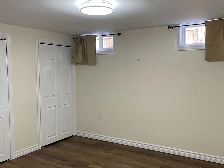 37 E Rutherford Dr #BASEMENT — Photo 5