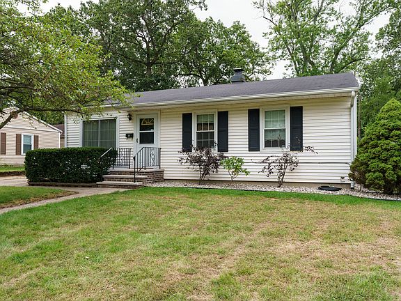 2nd image of 1068 Darwood Ave