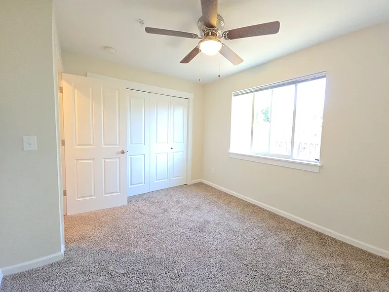 1912 Filbert St — Photo 12