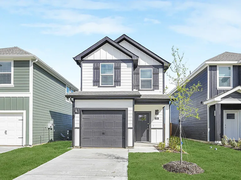 304 Cedar Ct — Photo 2