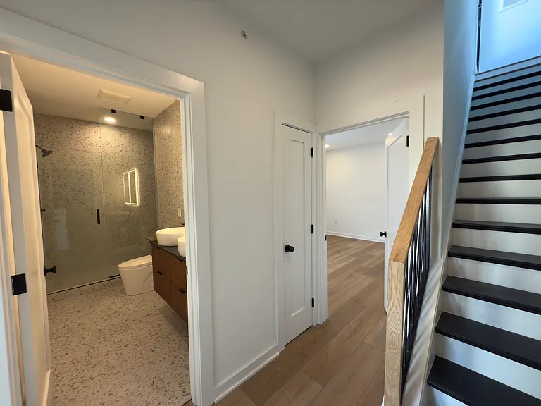 164 Richmond St #2B — Photo 15