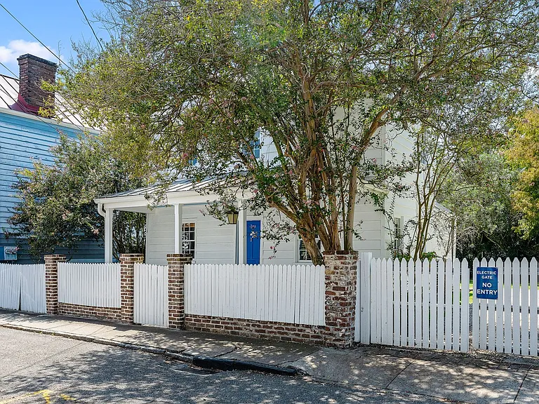 25 Sires St — Photo 55