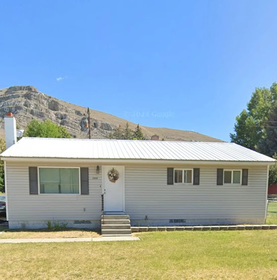 4 bed, 2080 sqft, $1,600 — Photo 1