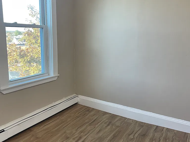 18 Lawton Ave #2 — Photo 12