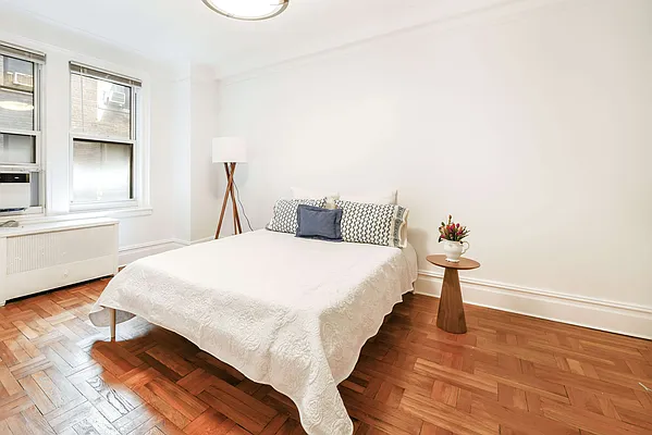 Sold by Elena F Picinich, LREB | media 3