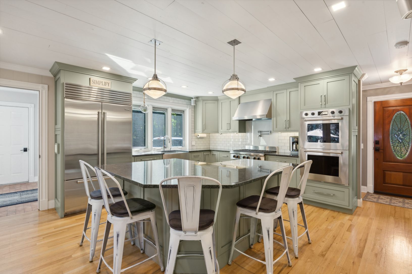  Center Island in Kitchen with Ample Room to Dine and Entertain 