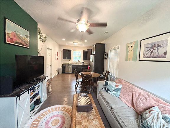 5th image of 316 Allen Way