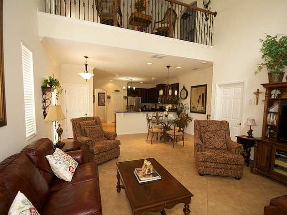3rd image of 293 Terracina Dr