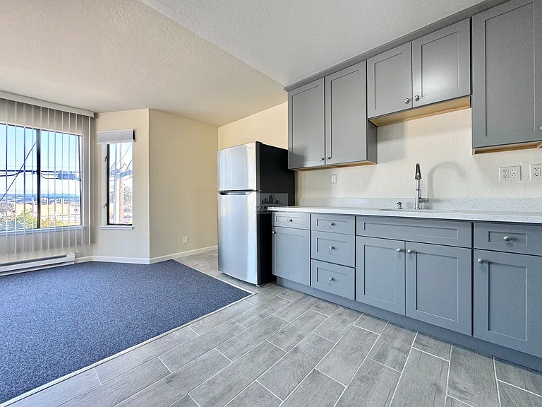 900 Rivera St #6 — Photo 8