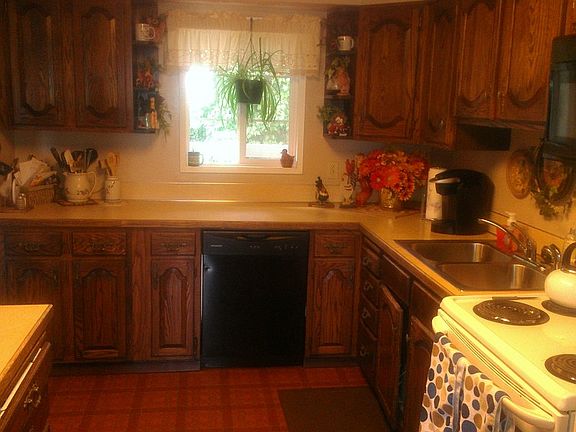 4th image of 909 S 6th St