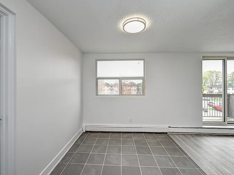 137 Woodside Ave — Photo 8